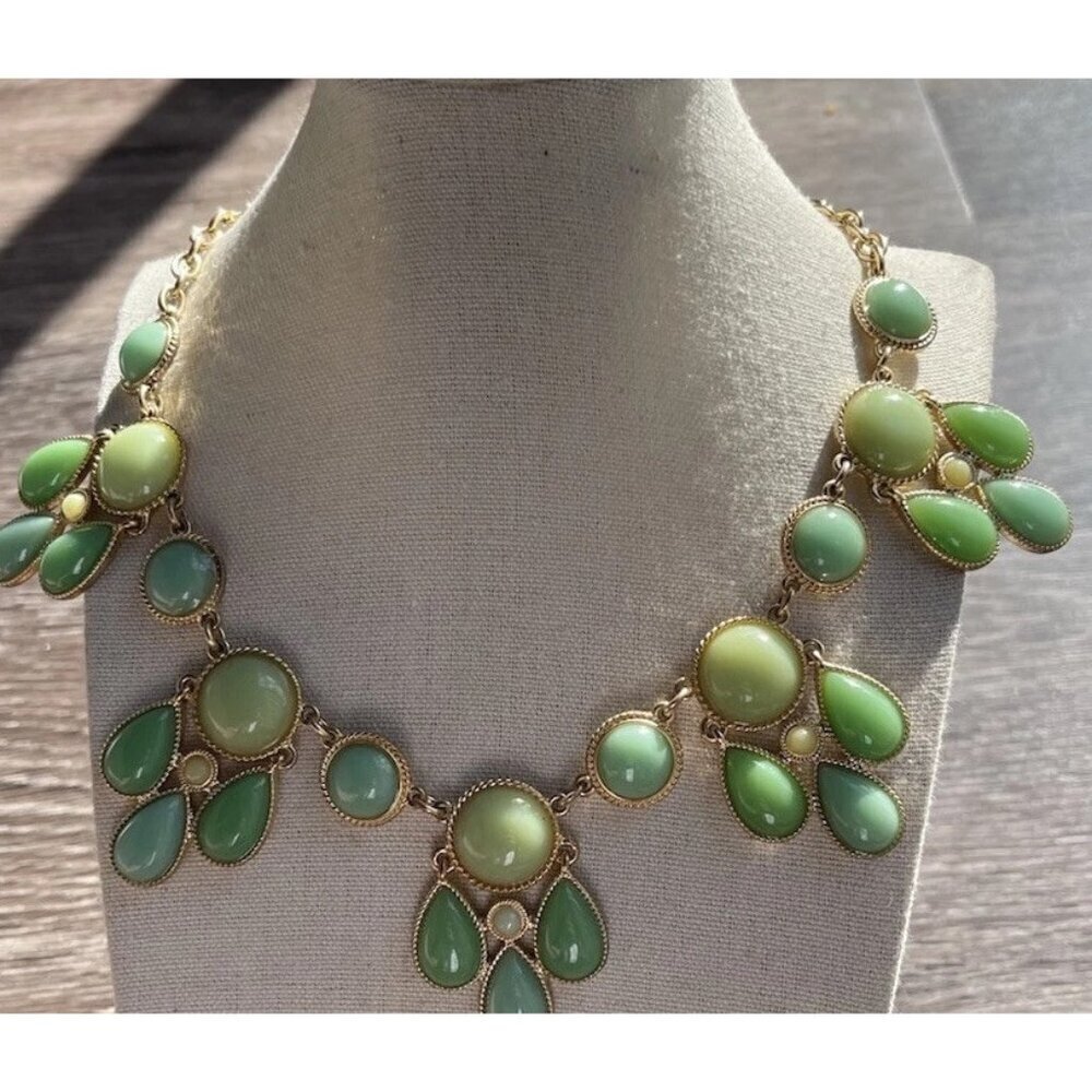 Vintage Multi Strand Women’s Necklace Green Round Boho Estate Gold Tone Necklace